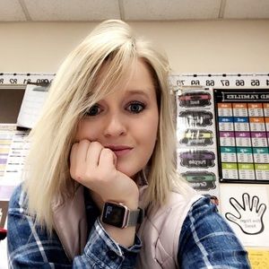 Meet your Posher, Caitlin